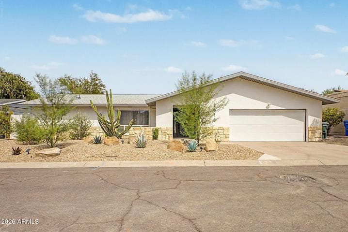 2818 E MALAPAI Drive, Phoenix, AZ