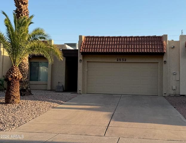 2532 E BLUEFIELD Avenue, Phoenix, AZ
