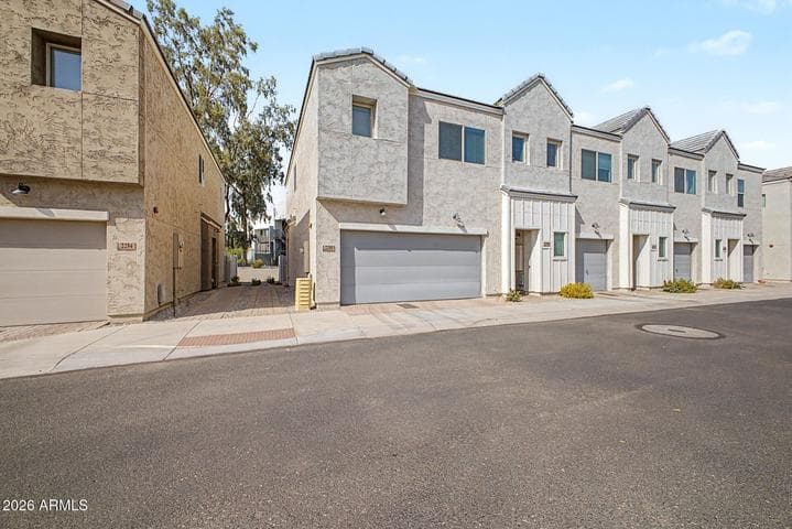 2280 W HARMONT Drive, Phoenix, AZ