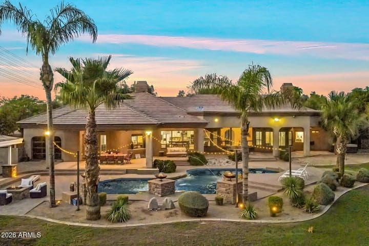 1131 E DESERT Court, Gilbert, AZ