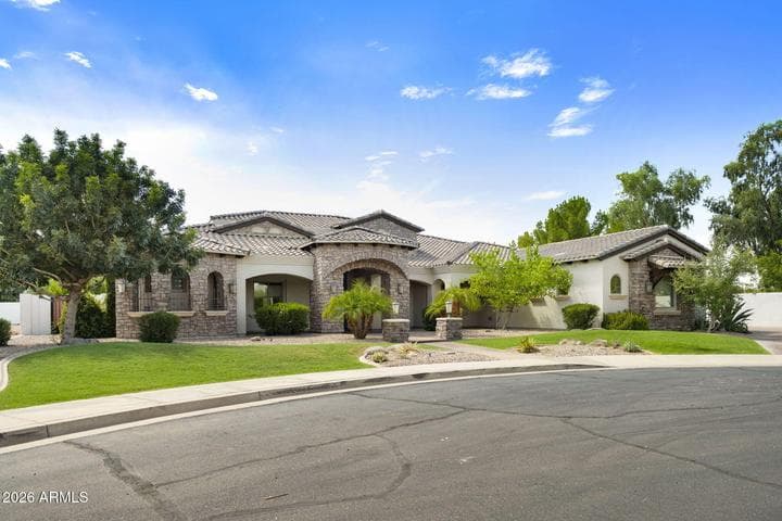 5600 S GEMSTONE Drive, Chandler, AZ