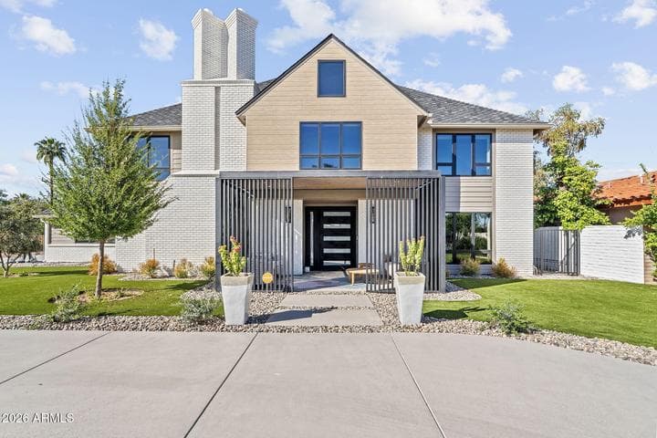 910 E KALER Drive, Phoenix, AZ