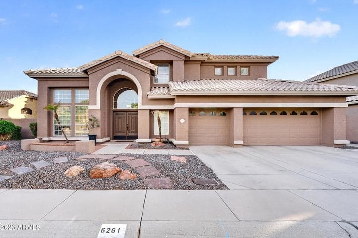 6261 W LOUISE Drive, Glendale, AZ