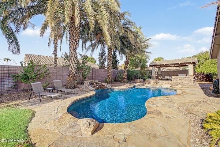 1412 E JADE Drive, Chandler, AZ