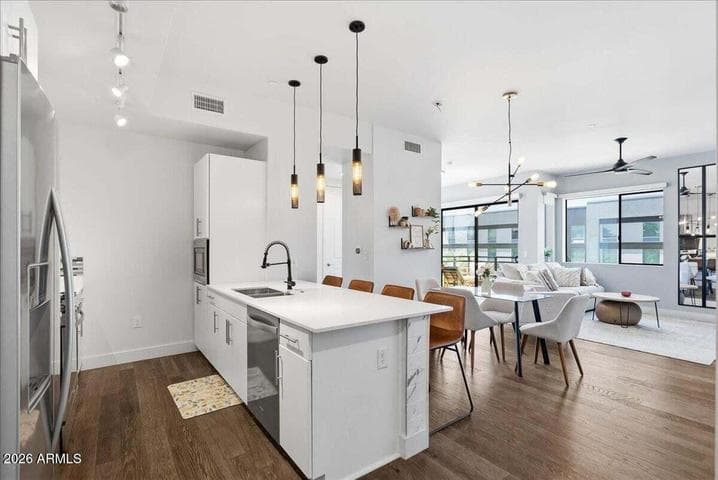 3131 N CENTRAL Avenue #4001, Phoenix, AZ