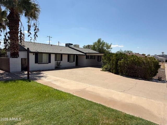 815 E CAVALIER Drive, Phoenix, AZ