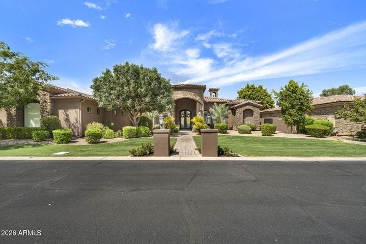 6032 W Victoria Place, Chandler, AZ