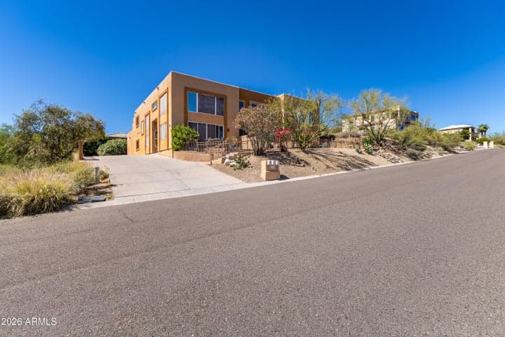 13022 N MOUNTAINSIDE Drive #B, Fountain Hills, AZ