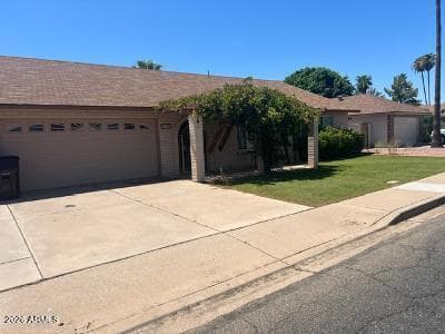 1365 W MESETO Avenue, Mesa, AZ