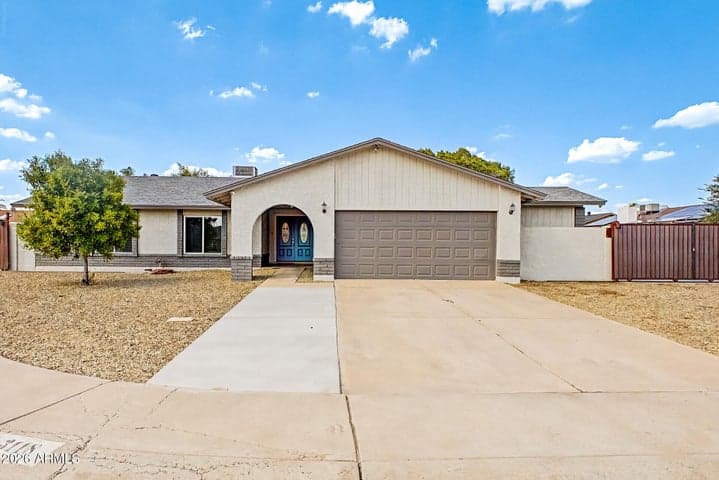 3118 W WOODRIDGE Drive, Phoenix, AZ