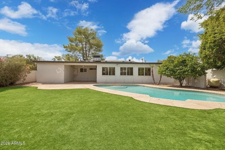 6332 E Earll Drive, Scottsdale, AZ