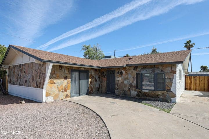 3119 W COUNTRY GABLES Drive, Phoenix, AZ
