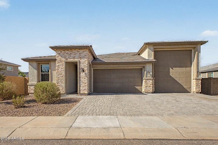 768 W PALO VERDE Drive, Casa Grande, AZ