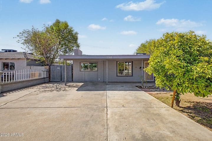 3201 W BETHANY HOME Road, Phoenix, AZ