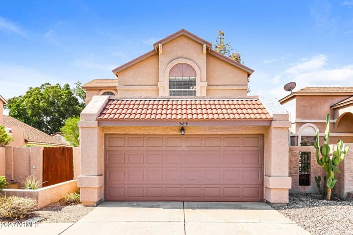 525 E TARO Lane, Phoenix, AZ