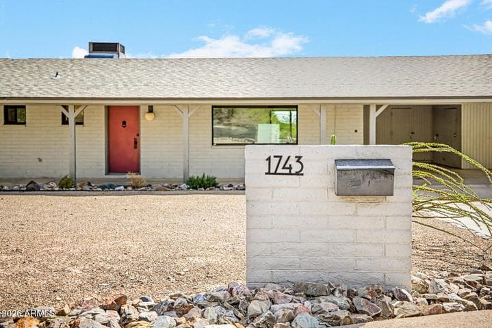 1743 E CINNABAR Avenue, Phoenix, AZ