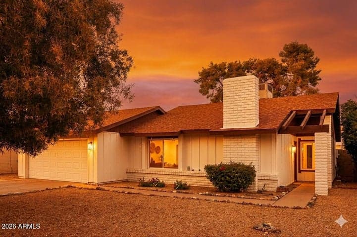 2320 W WALTANN Lane, Phoenix, AZ