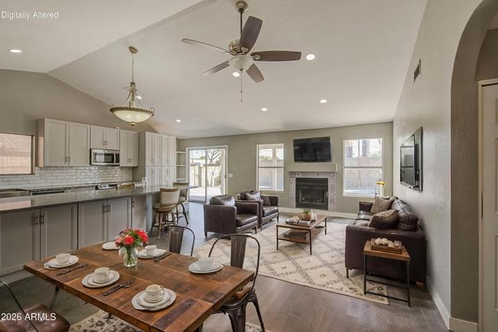 4815 E LA PUENTE Avenue, Phoenix, AZ