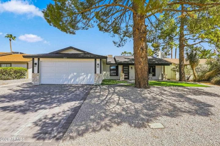 6814 E BEVERLY Lane, Scottsdale, AZ