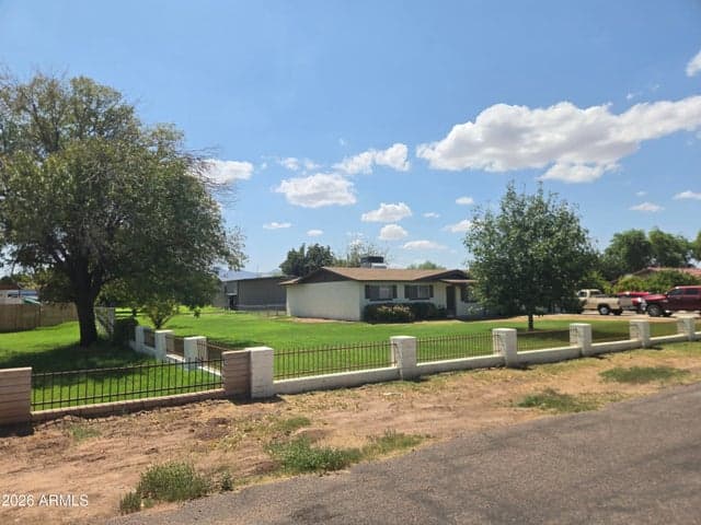6633 W Ellis Drive, Laveen, AZ