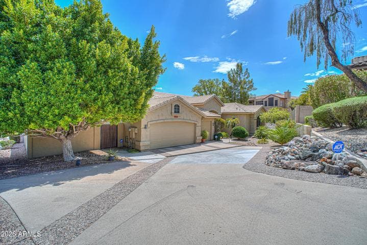 1611 E REDFIELD Road, Phoenix, AZ