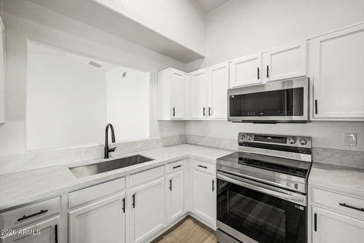 6503 W FLORENCE Avenue, Phoenix, AZ