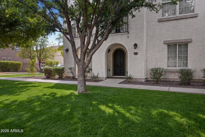 905 S OSBORN Lane, Gilbert, AZ