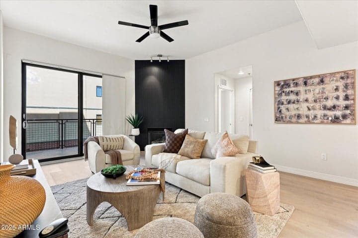 2302 N CENTRAL Avenue #313, Phoenix, AZ