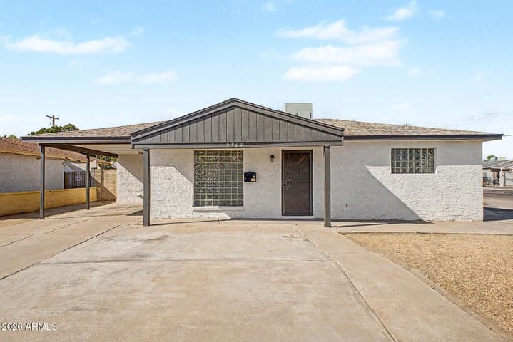 2902 W NORTHERN Avenue, Phoenix, AZ