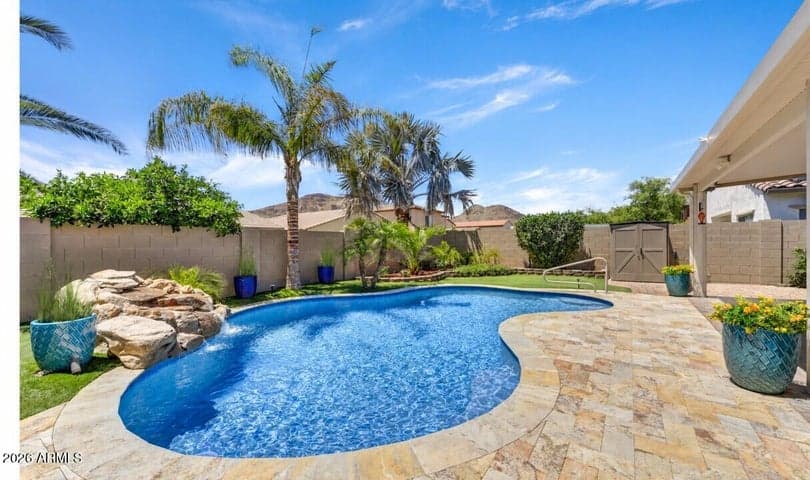 5511 W Molly Lane, Phoenix, AZ