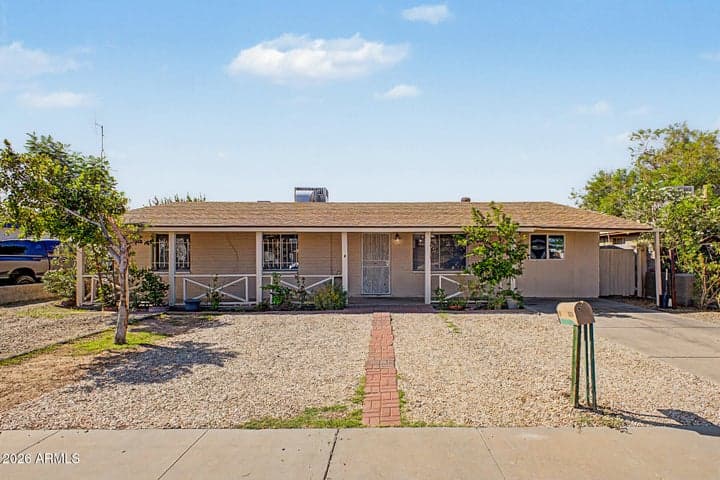 8201 W SELLS Drive, Phoenix, AZ
