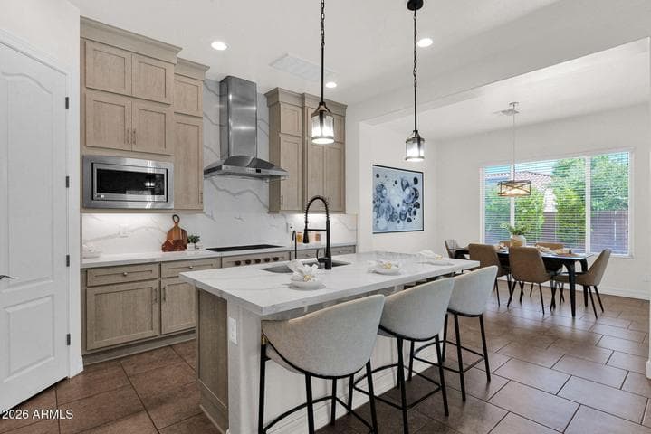 2282 E TOMAHAWK Drive, Gilbert, AZ
