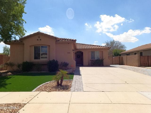 17359 W FETLOCK Trail, Surprise, AZ
