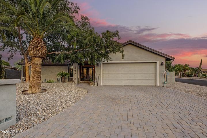 12615 N 38TH Place, Phoenix, AZ