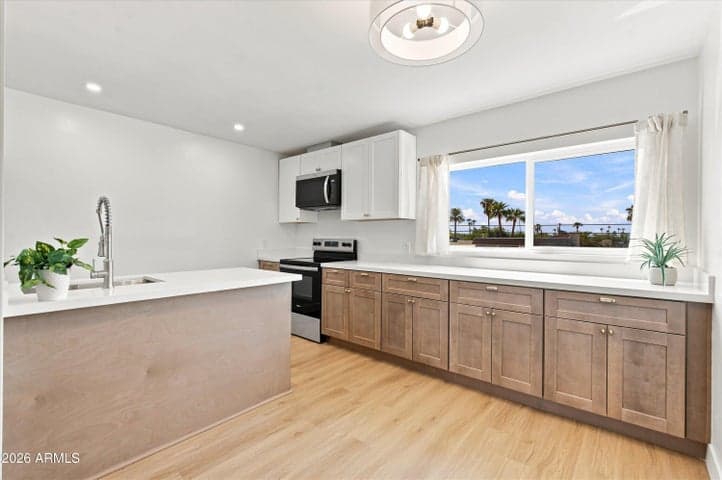 3737 E TURNEY Avenue #226, Phoenix, AZ