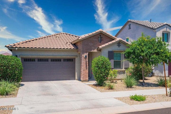 14344 W DESERT HOLLOW Drive, Surprise, AZ