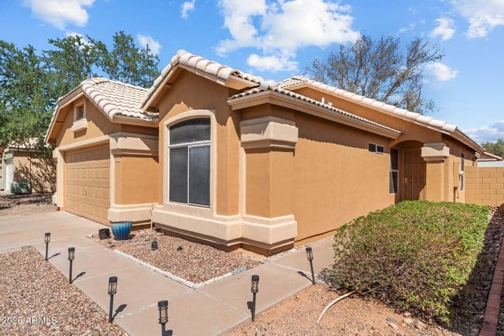 8414 W TROY Street, Peoria, AZ