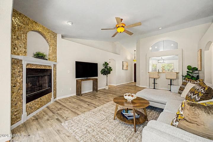 15207 E SHOOT OUT Plaza, Fountain Hills, AZ