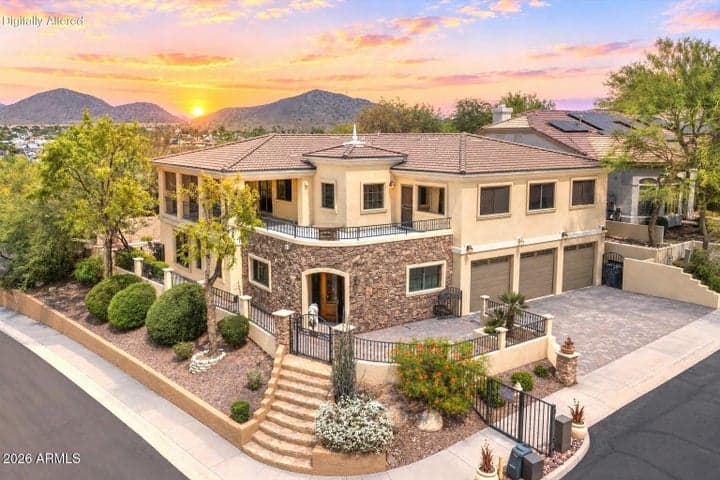 1304 E VILLA THERESA Drive, Phoenix, AZ