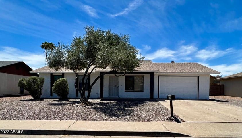 1129 W HACKAMORE Street, Mesa, AZ