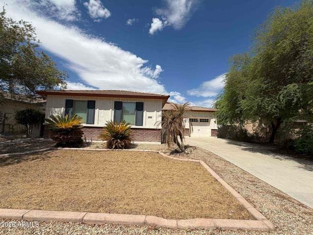 15640 W WESTVIEW Drive, Goodyear, AZ