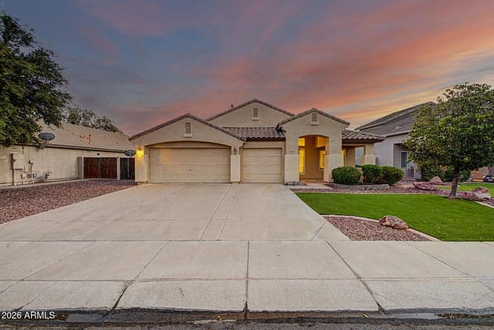 8239 W HARMONY Lane, Peoria, AZ