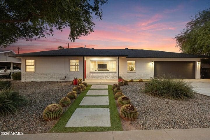 8212 E WILSHIRE Drive, Scottsdale, AZ
