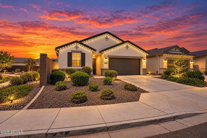 10056 S SAGUARO Drive, Apache Junction, AZ