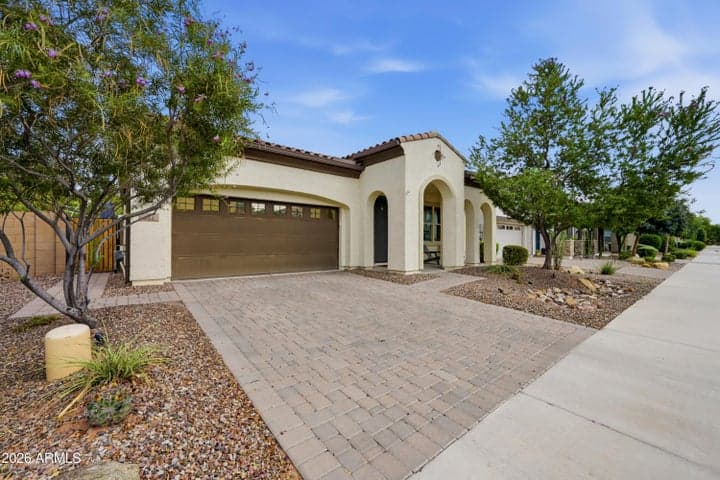 153 N ABALONE Drive, Gilbert, AZ