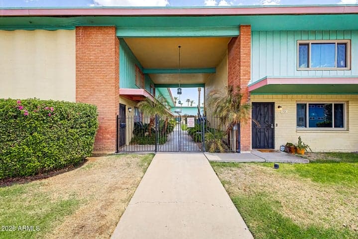450 W EARLL Drive #15, Phoenix, AZ
