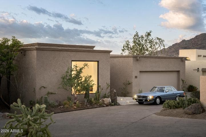 5970 N ECHO CANYON Drive, Phoenix, AZ
