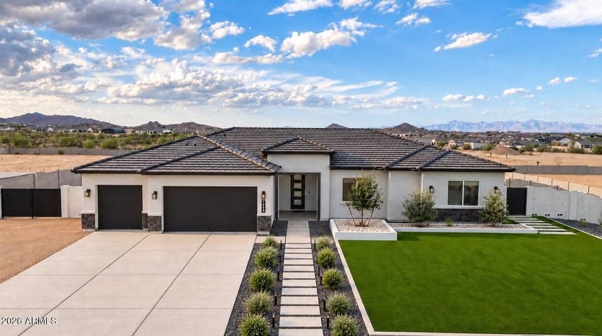 1858 W LUCKY Lane, Queen Creek, AZ