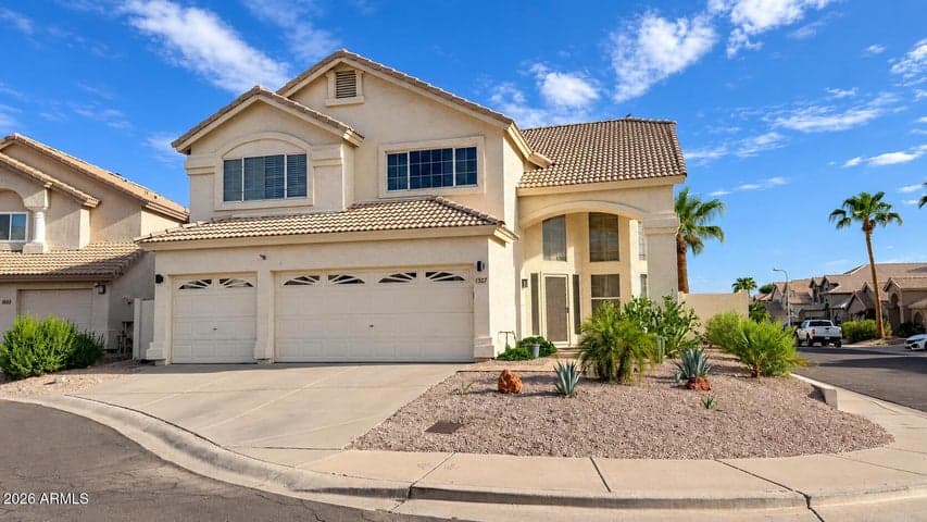 1327 E HIDDENVIEW Drive, Phoenix, AZ