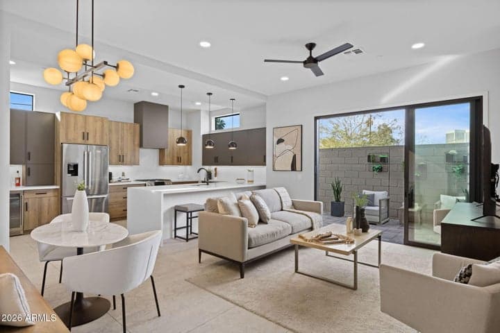 377 E WINDSOR Avenue #7, Phoenix, AZ